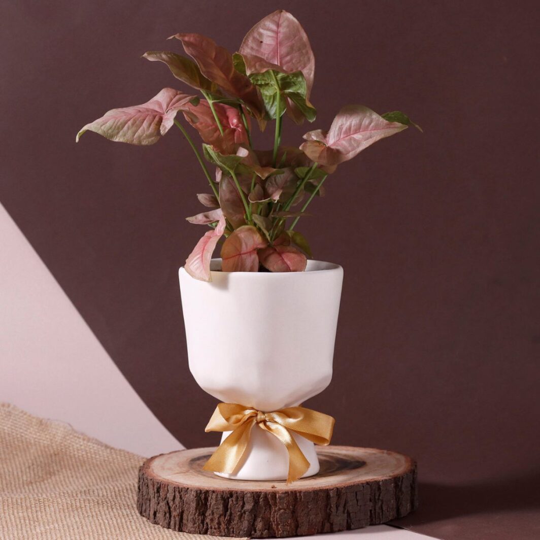 Lovely Bouquet Design Porcelain Flower Vase